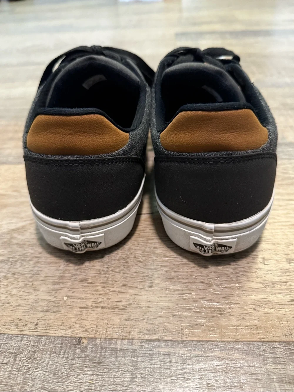 Vans Men’s Black Canvas Low-Top Sneakers Size 11